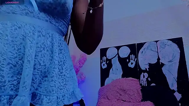 KilyetVera3x's Webcam Show