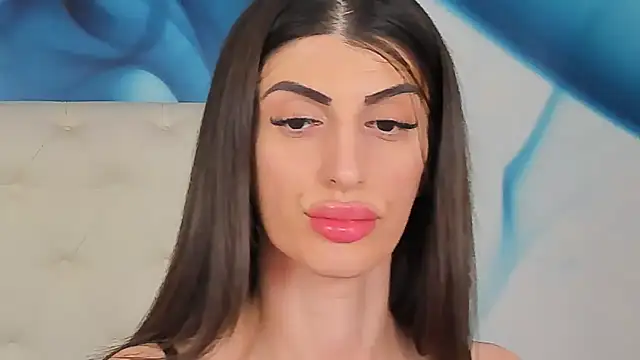 SkinnyDolly Chat XXX live