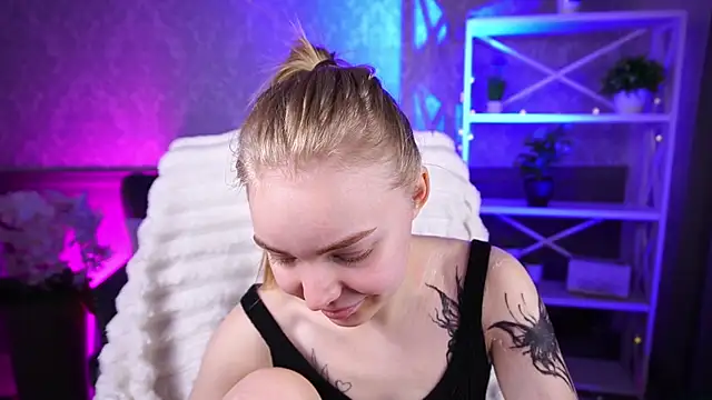 EmilySunshineS' Live XXX Chat