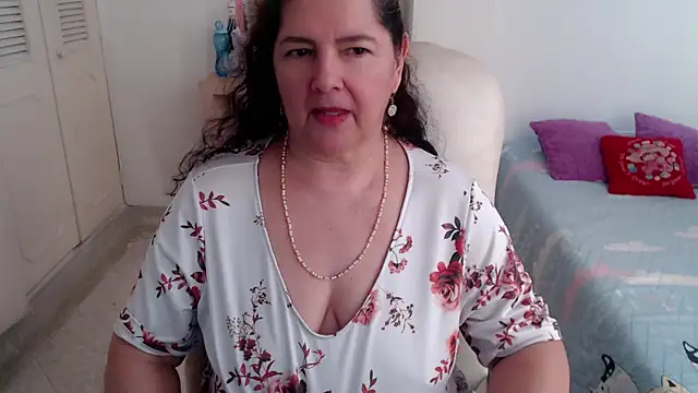 leonela_69 即時 XXX 聊天