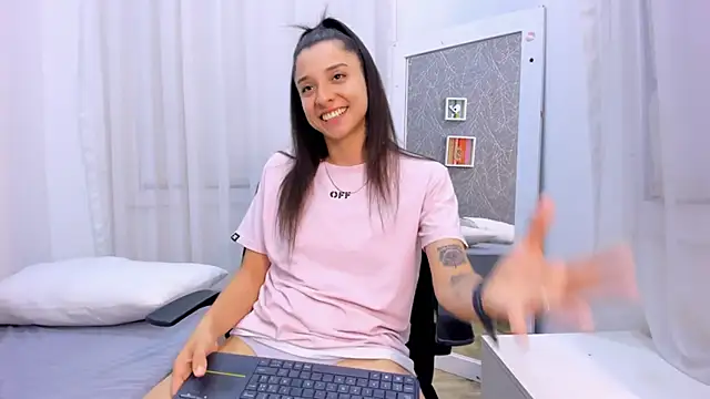 Chat XXX ao vivo de ViictoriiaSaenz