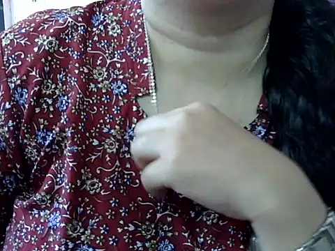 Cute_Aliyaa Chat XXX in diretta