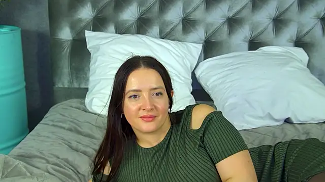 ElinaBellucci Adlı Modelin Canlı XXX Sohbeti