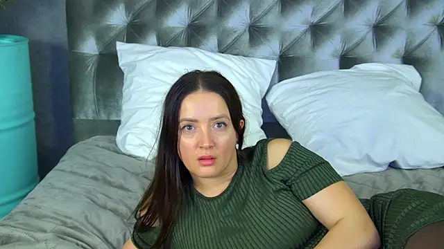 Chatroom XXX en direct de ElinaBellucci