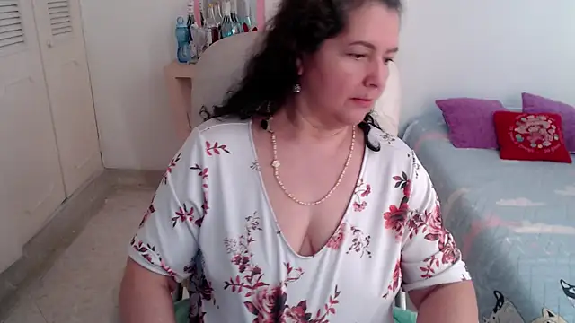 leonela_69's Live XXX Chat