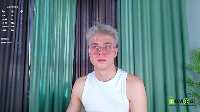 Pokazy przed kamerką – Fred_Cute