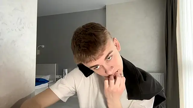 SoloFury webcam show