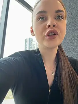 Chat +18 de KristiRich ao vivo