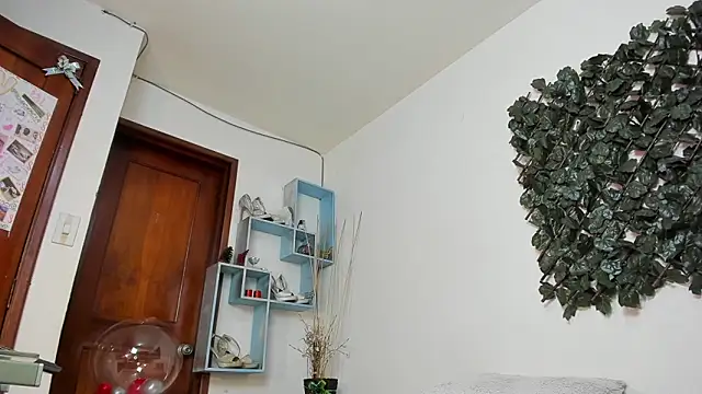 DestinyHills' Live XXX Chat