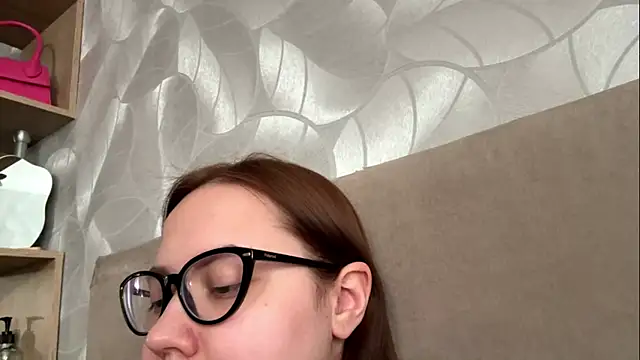 Emely_Cute – Kamerová šou