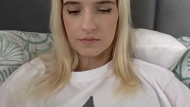 NovaFlirt's Live XXX Chat