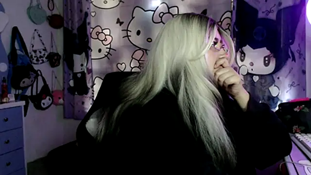 lussyevans24 live XXX chat