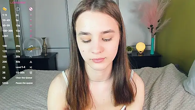 JinnyMcie live XXX chat