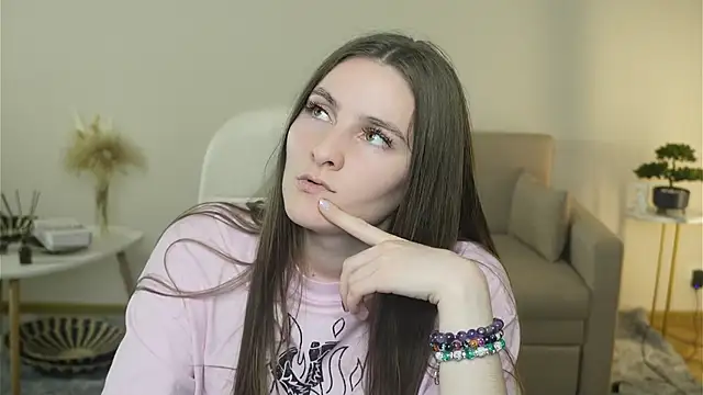 GwennElena live XXX chat