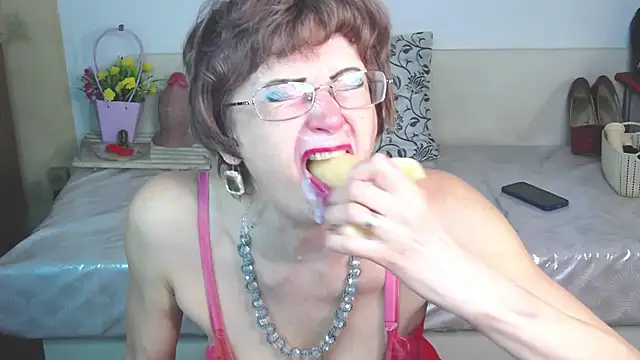 FairyHairyNina's Webcam Show