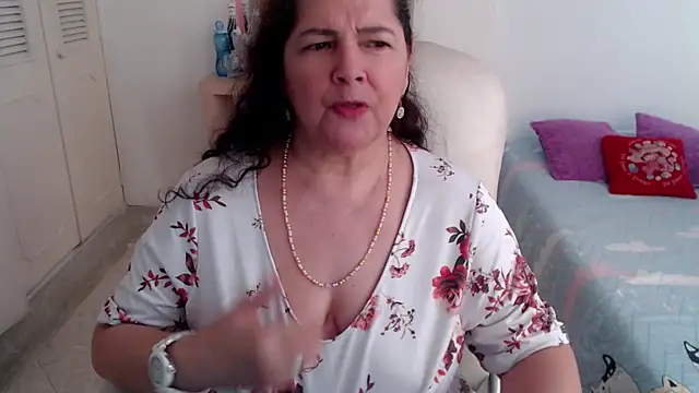 Chat +18 de leonela_69 ao vivo