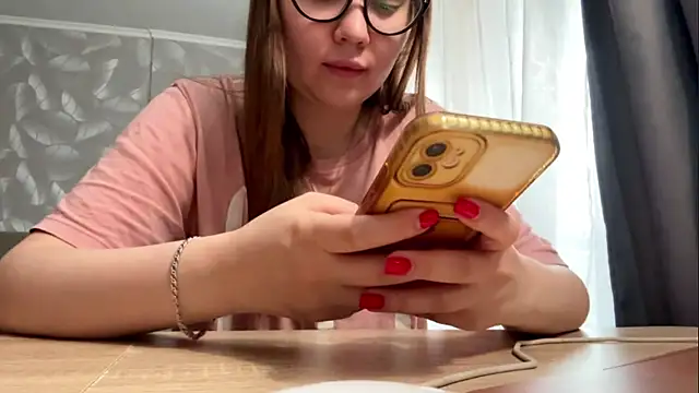 Emely_Cute Obrolan Langsung XXX