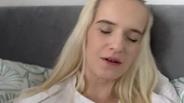 NovaFlirt's Webcam Show