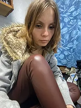 Anita-Smith Adlı Modelin Canlı XXX Sohbeti