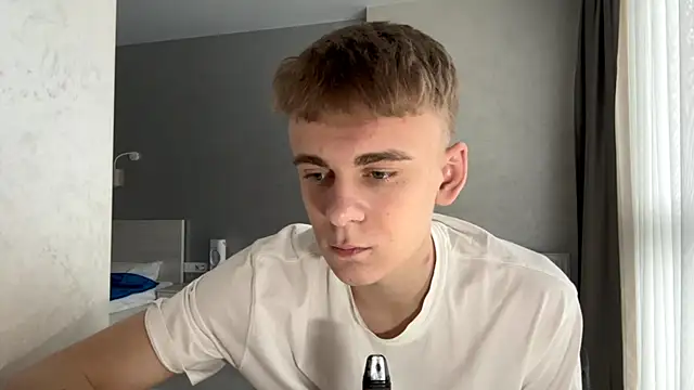 Chatroom XXX en direct de SoloFury