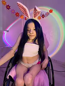 MiniSophiaa's Live XXX Chat