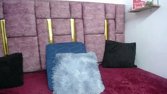 SKARLET_KOVA Live XXX-Chat