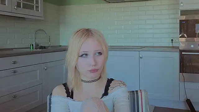 XXX chat uživo modela LuckyChanse