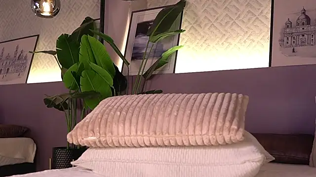 IzzyWild Chat XXX live