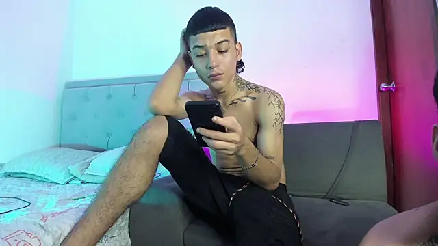 Chatroom XXX en direct de twinkDuohot