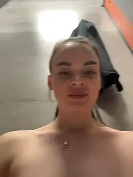 KristiRich Chat XXX live