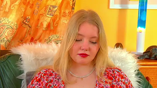 EmilyEvanse Adlı Modelin Canlı XXX Sohbeti