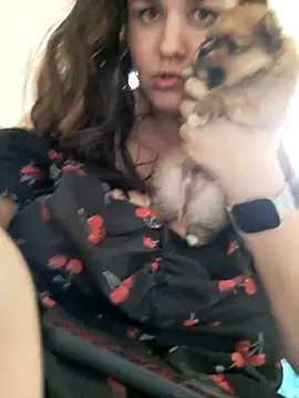 Rozaaaaforyoubigboob Adlı Modelin Canlı XXX Sohbeti