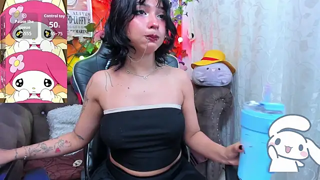 ravenn_20's Live XXX Chat