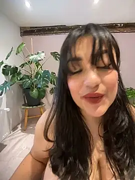 Alma- Live XXX-Chat