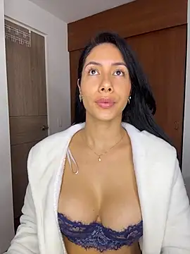 Živý XXX chat ArianaReynoldss