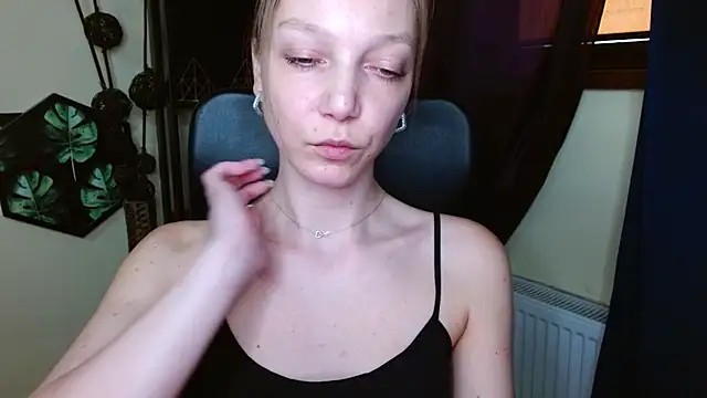 EmillyPlay 现场XXX聊天