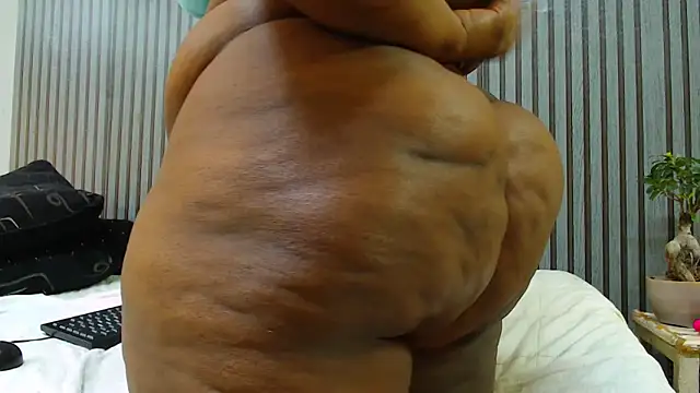 ROYALASS25 লাইভ XXX চ্যাট