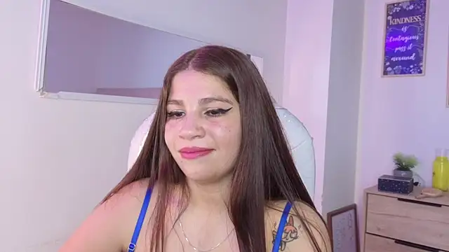 bluee_hazell Chat XXX in diretta