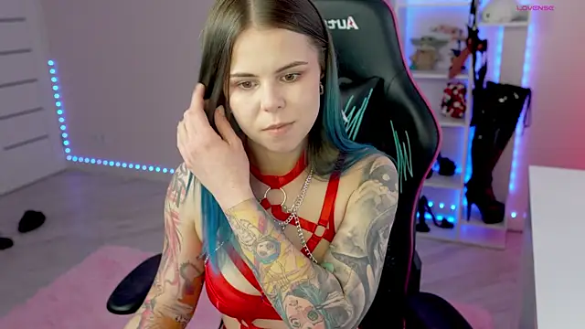 QueenAliceX Live XXX-Chat