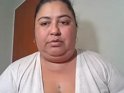 curvy_diva_ লাইভ XXX চ্যাট