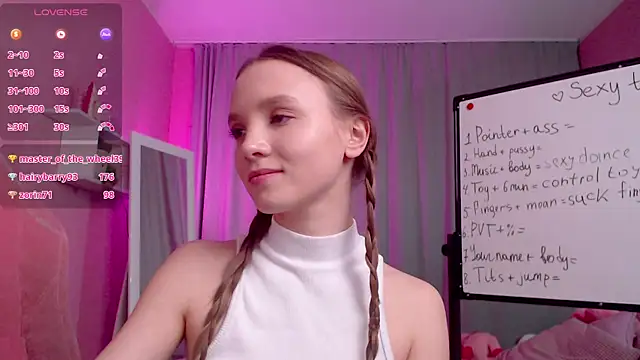 Adria_Arjona: απευθείας συνομιλία ΧΧΧ