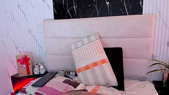 Reginavegaa লাইভ XXX চ্যাট