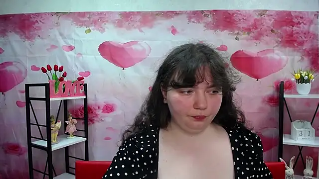 NeonilaLisova élő XXX-chatje