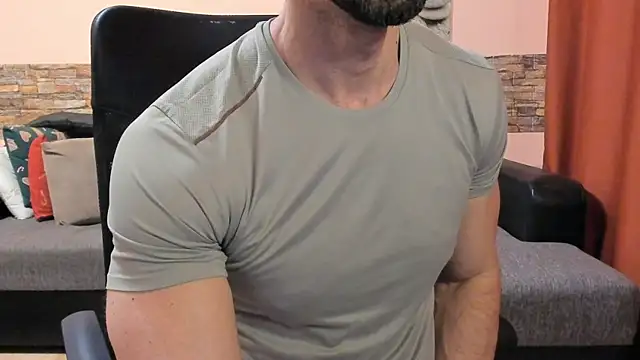 Webkamerová show HotHunkTrainer