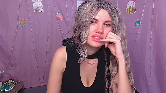 MilaLoona's Live XXX Chat