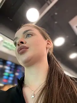 KristiRich: онлайн-секс-чат