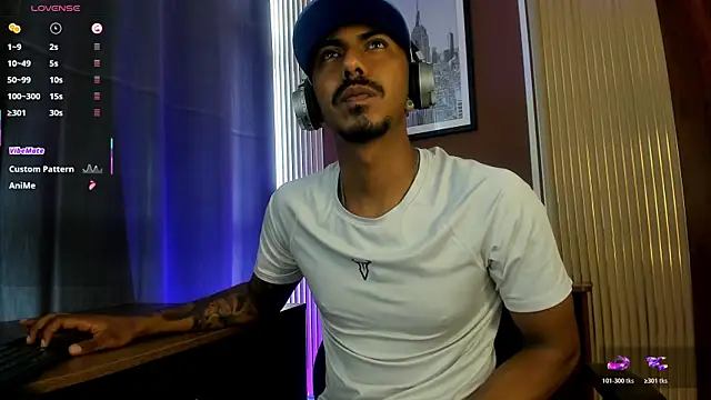 Latinmoster_boss Show in webcam