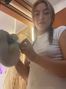 __NahomyのライブXXXチャット