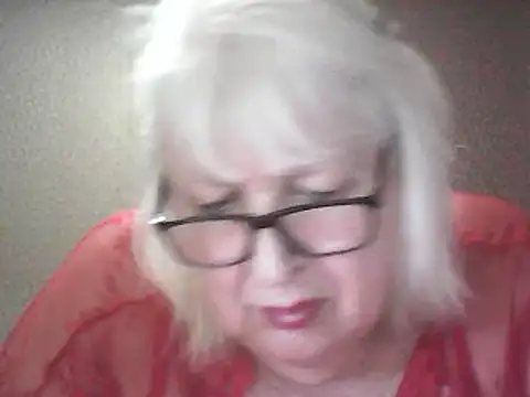 Alexia64231: онлайн-секс-чат