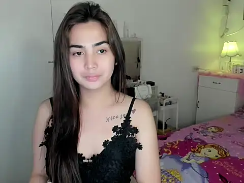 nica_doll Show Webcam